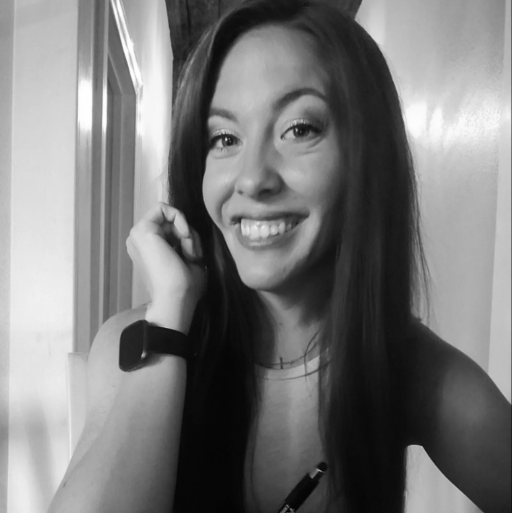 Meet your Posher, Holly